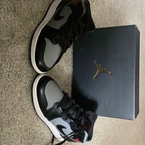 Jordan 1 mid